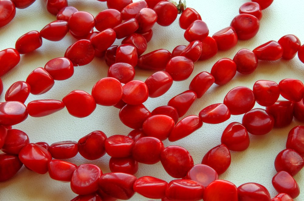 Коралловые бусы