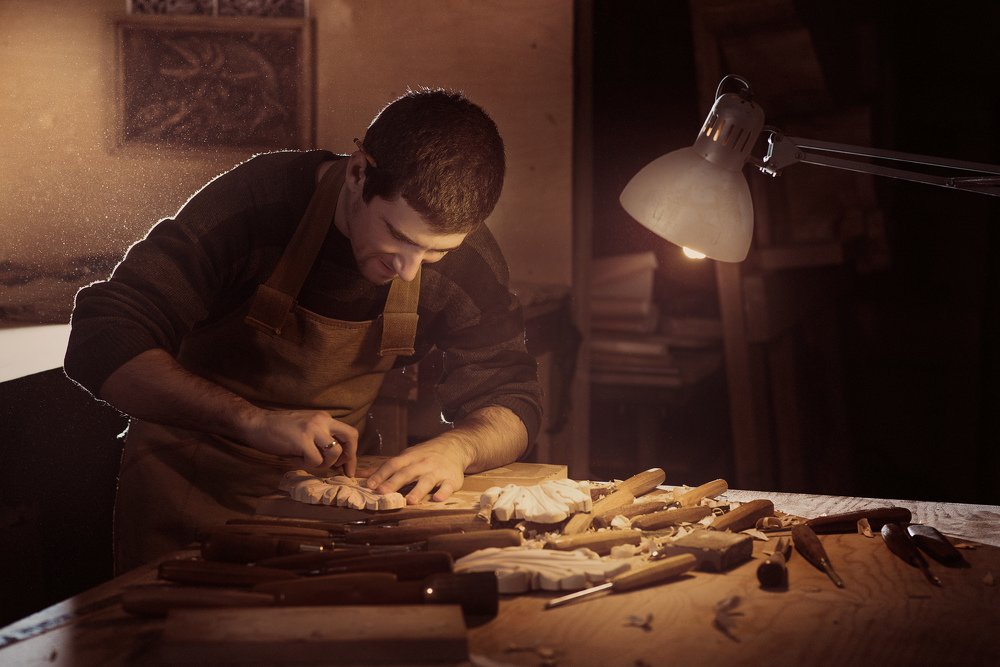 В мастерской по дереву