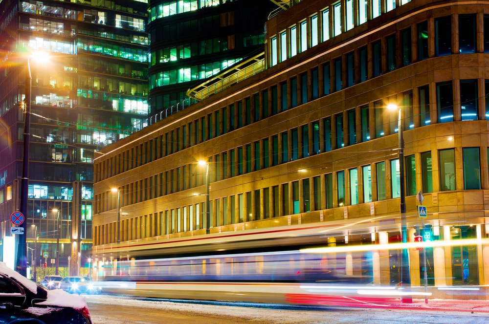 Свет от проезжающего трамвая