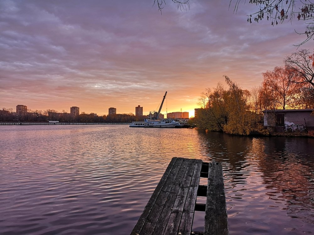 Октябрьский рассвет в Тушино