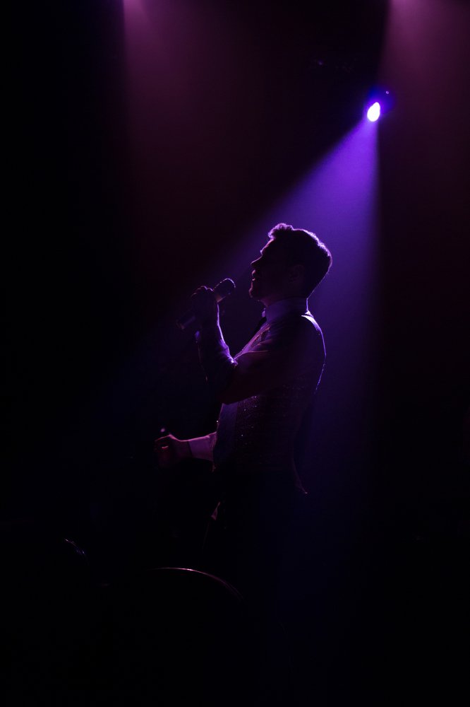 Контур певца