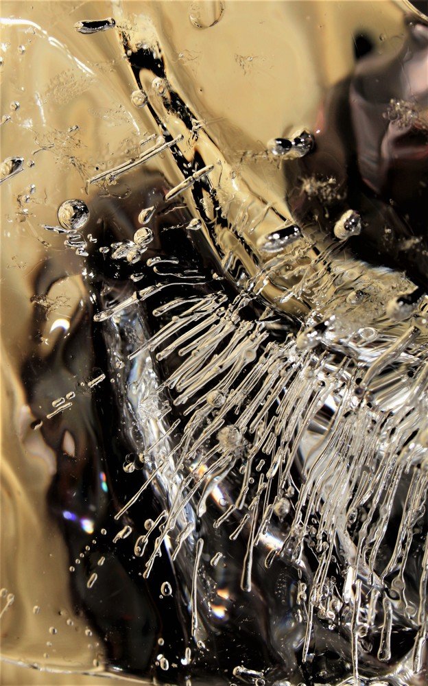 Water bubbles in ice