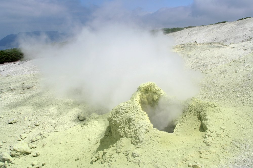 Ревущая сольфатара.