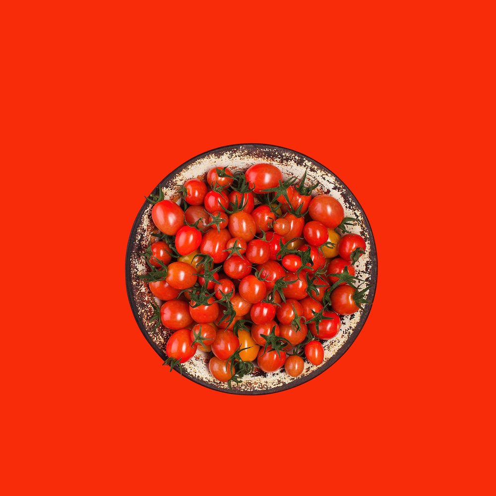Красные томаты