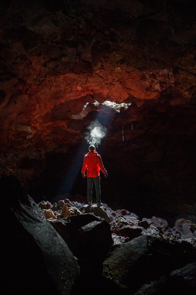 В пещере вулкана