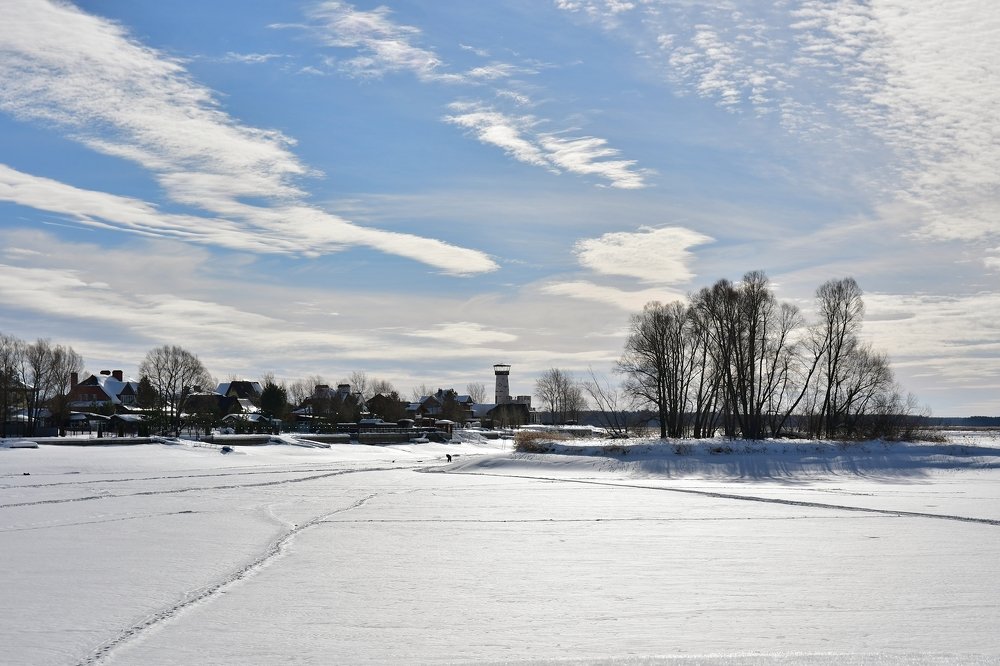 Под снежными облаками