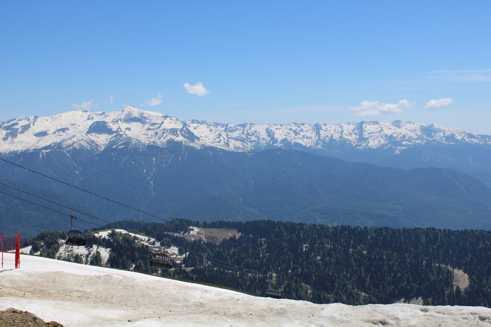 \"Кавказ подо мною...\"