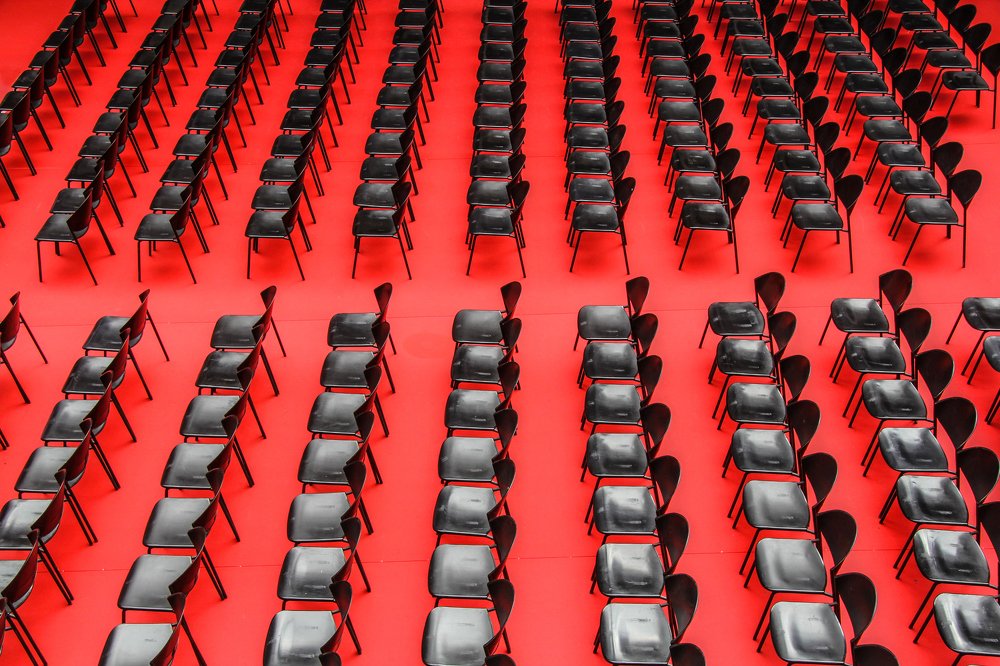 Empty chairs - Пустые стулья