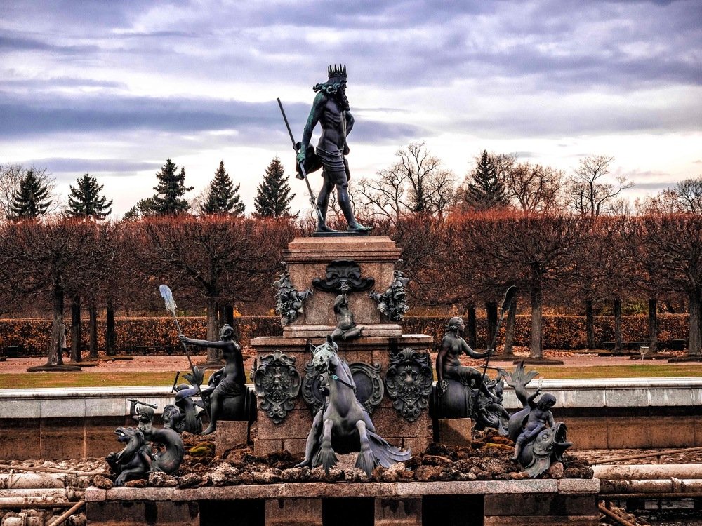 Уж небо осенью дышало