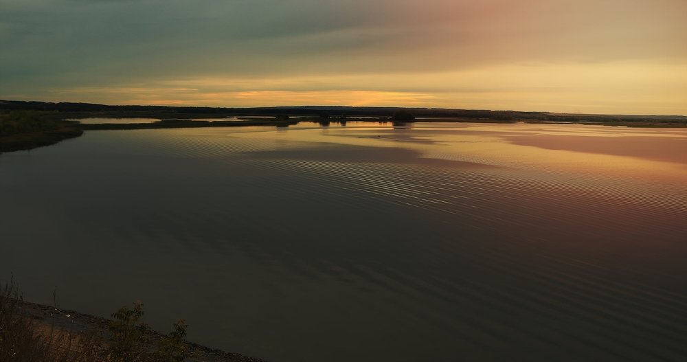 Вечер на Волге