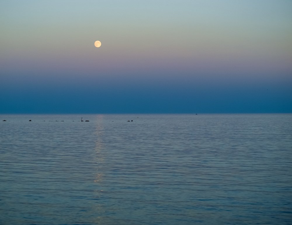 Full moon rise at Katerini