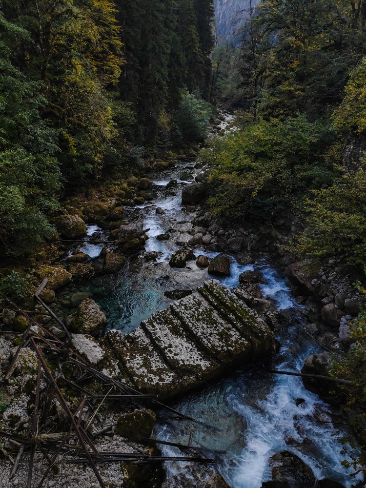 Холодная река