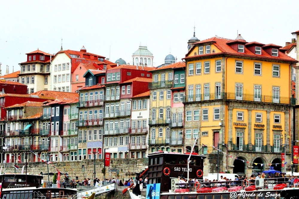 Photograph by Alfredo de Souza