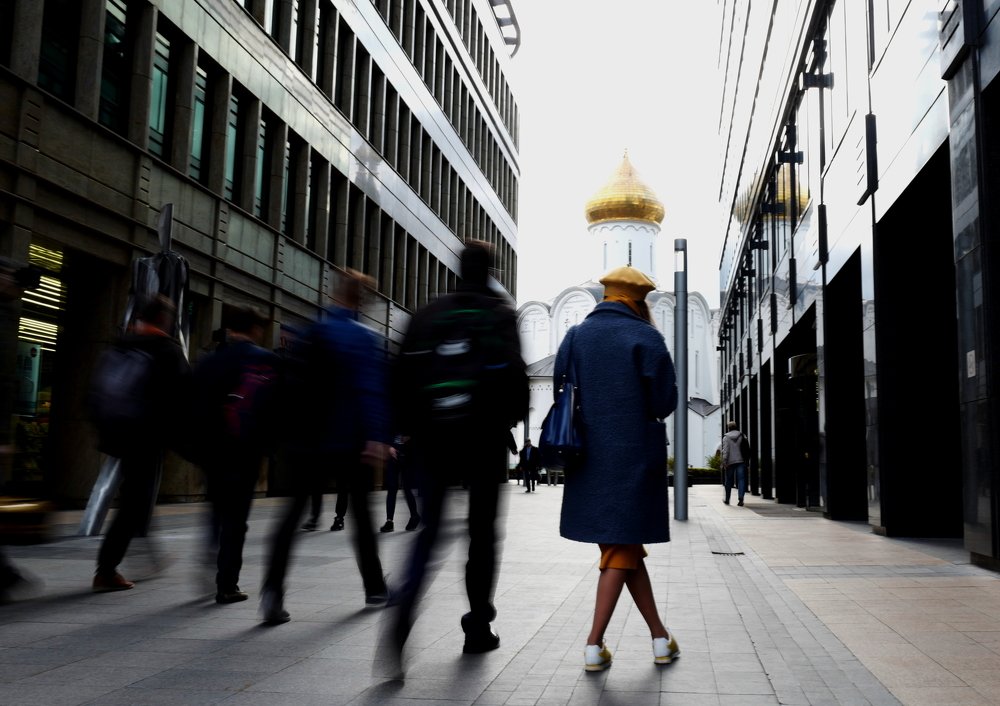Girl in a yellow beret.