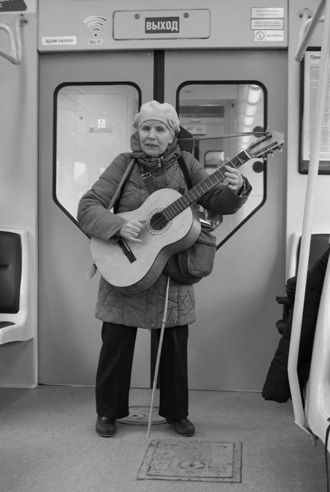 Музыкант на рейсе Калуга-Москва