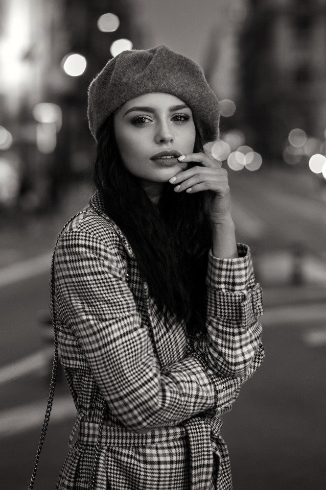 The girl walking at night