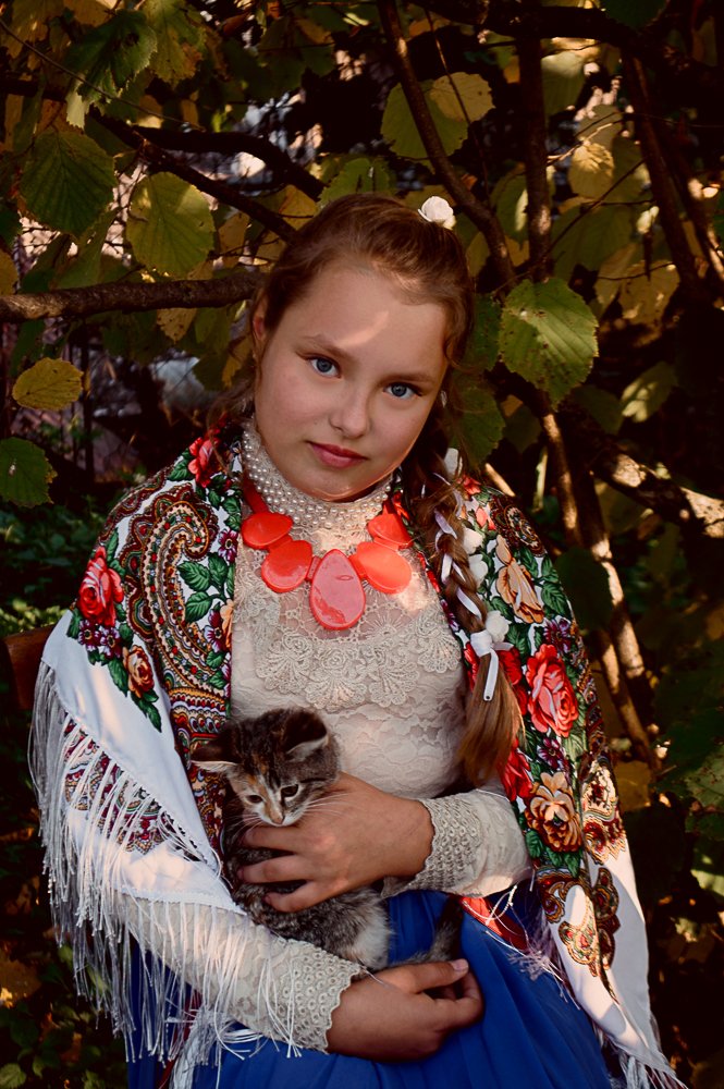 Девочка с кошкой