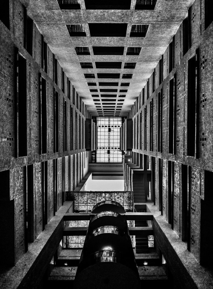 Leading line pattern