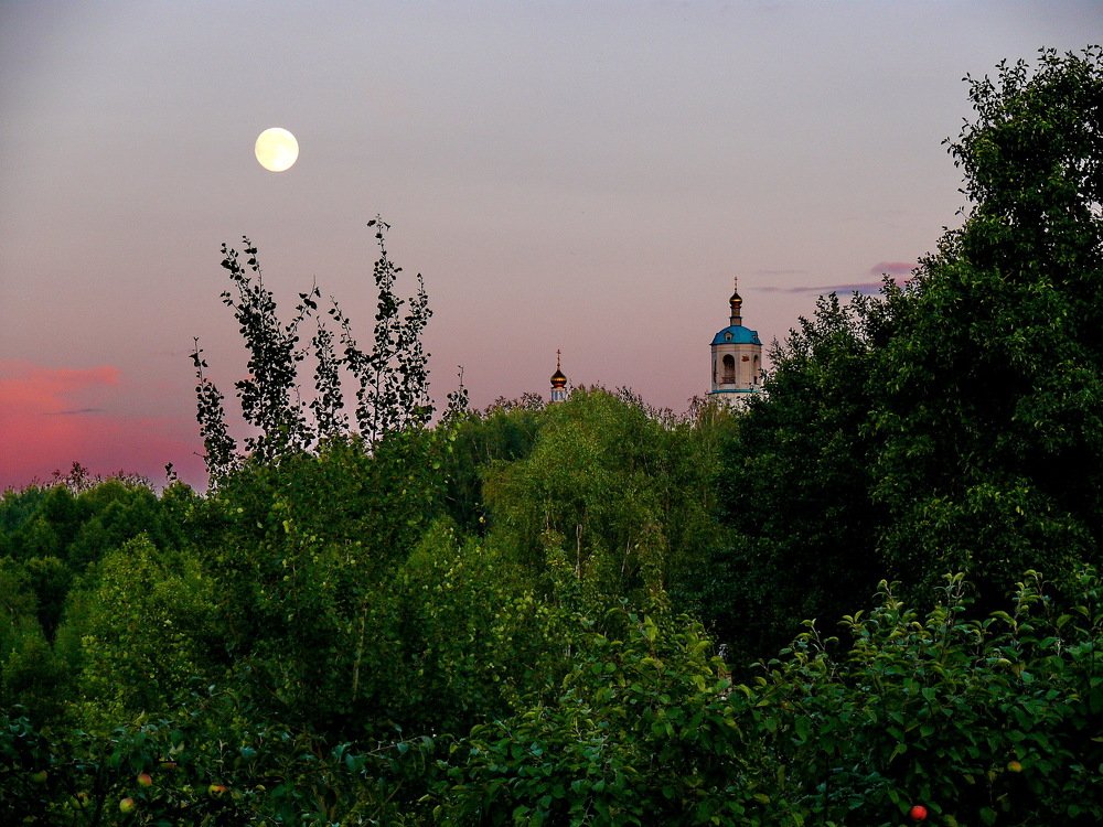 Восход луны.