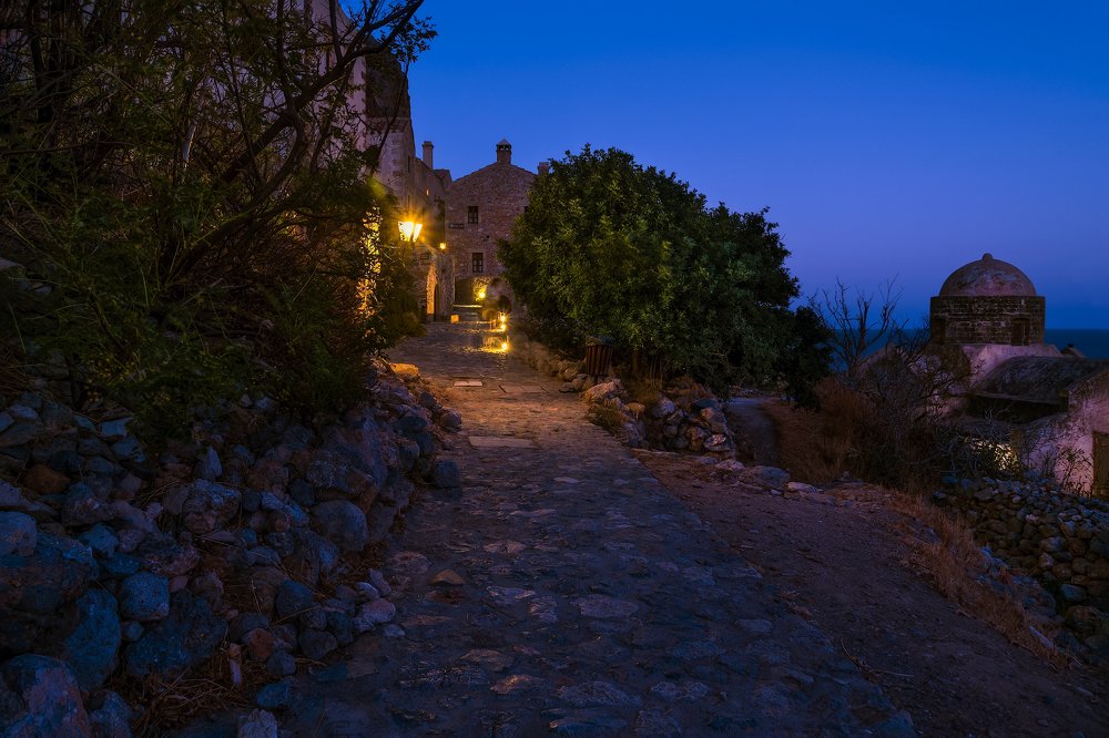 По старому городу..