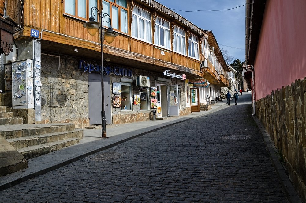 По узким улочкам Гурзуфа