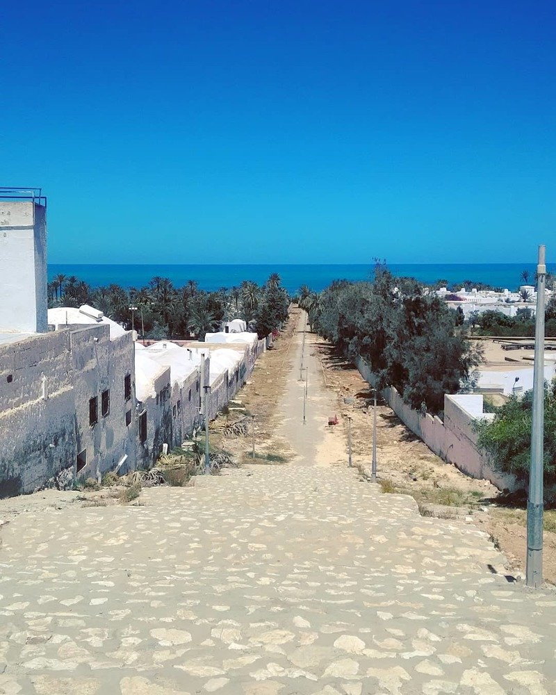 Road to the sea