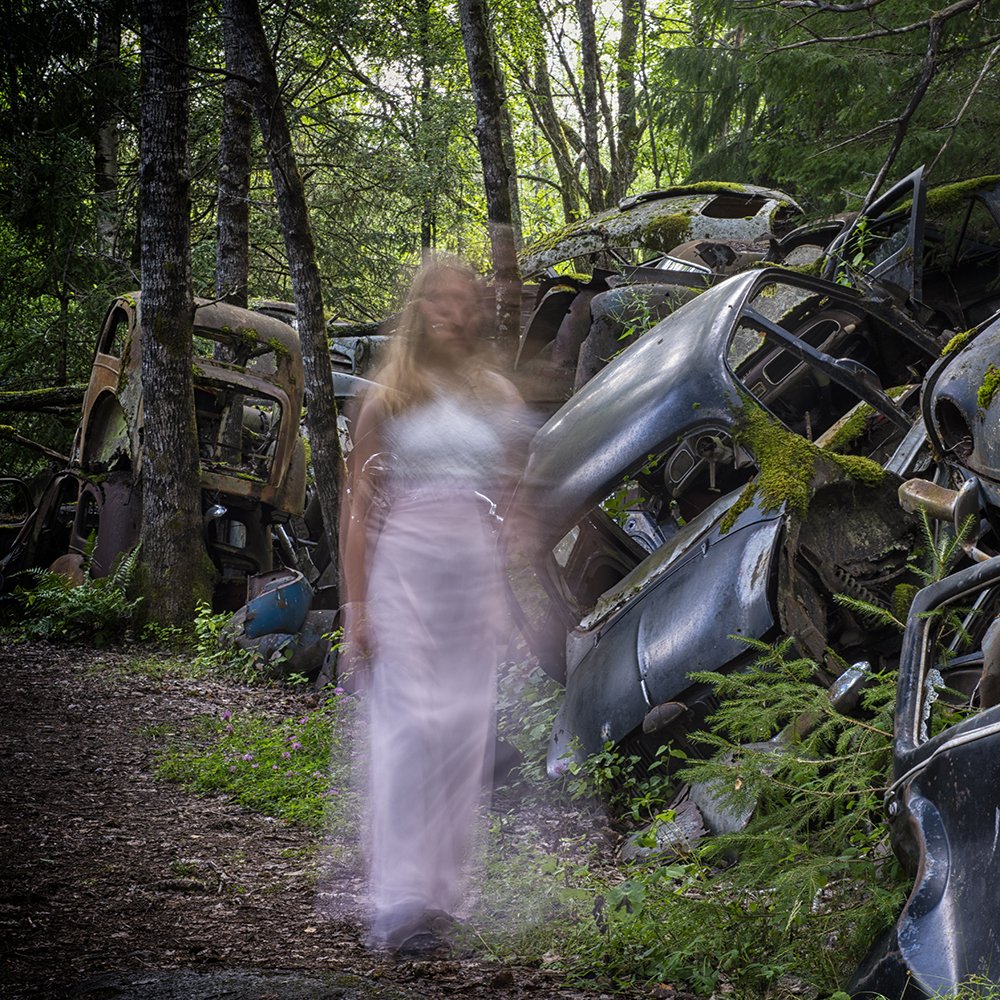 Model at Båstnäs Bilkyrkogård