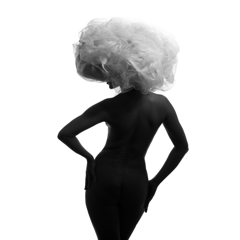 Ню. Большая белая шляпа 2.