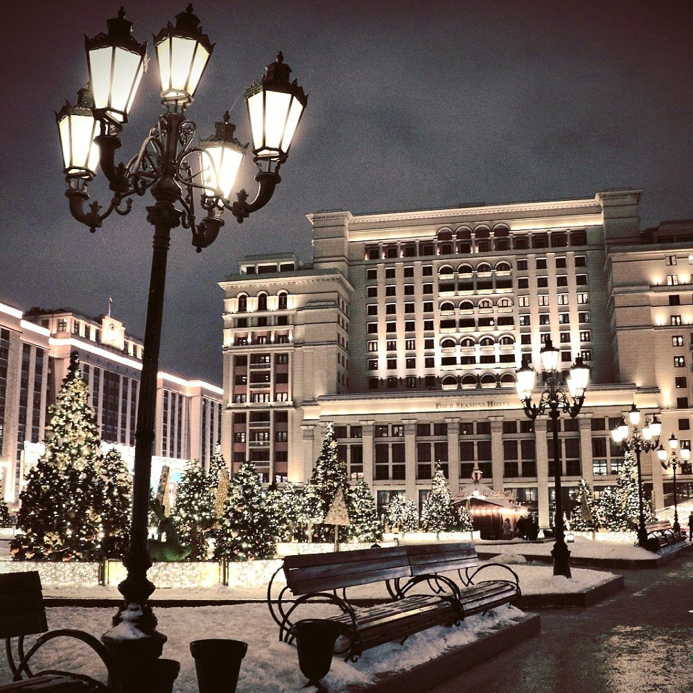 Manezhnaya square