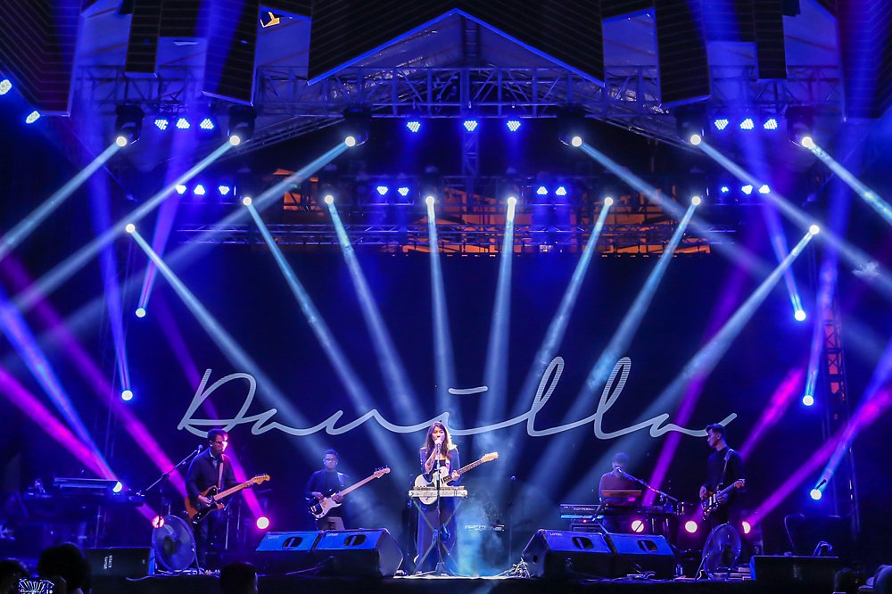 Photograph by Nur Hartanto