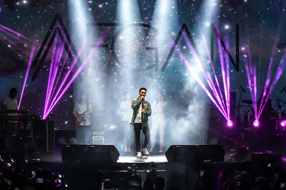 Photograph by Nur Hartanto