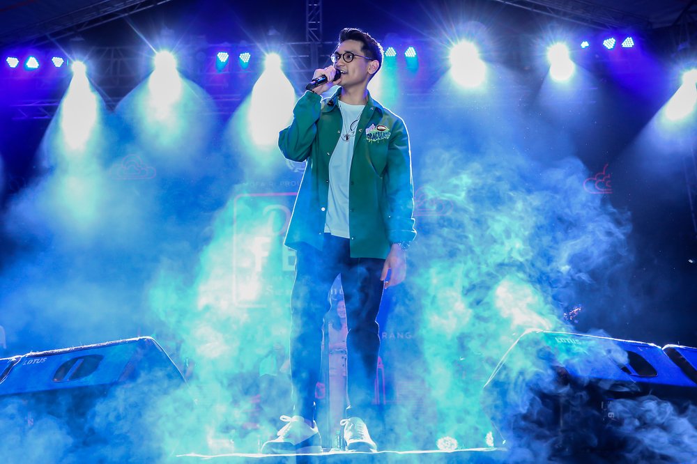 Photograph by Nur Hartanto