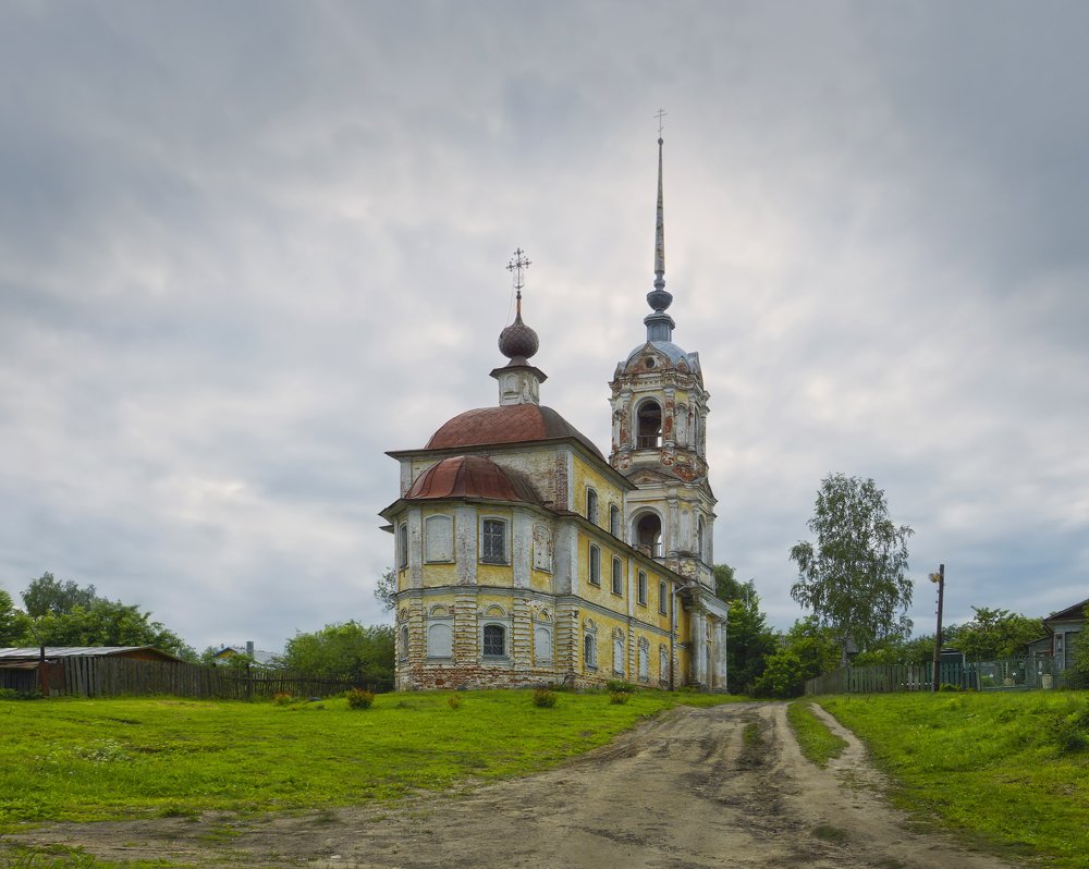 По улице Курортной