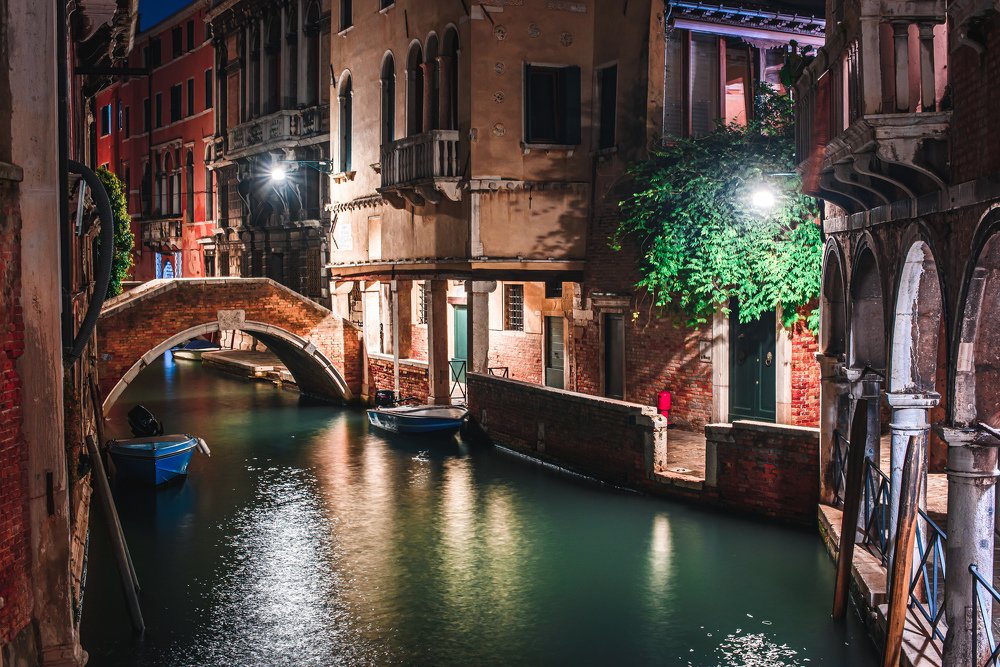 Photograph by Andrey Chuntomov