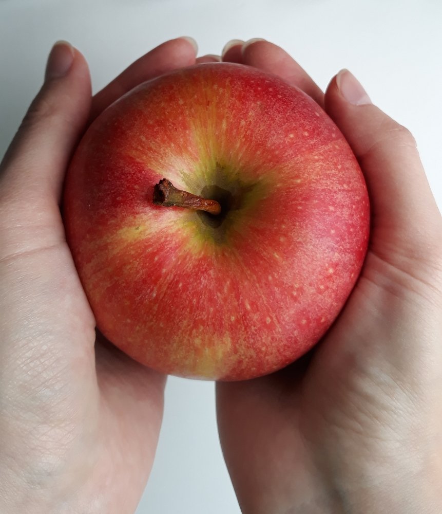 Яблоко в цвете