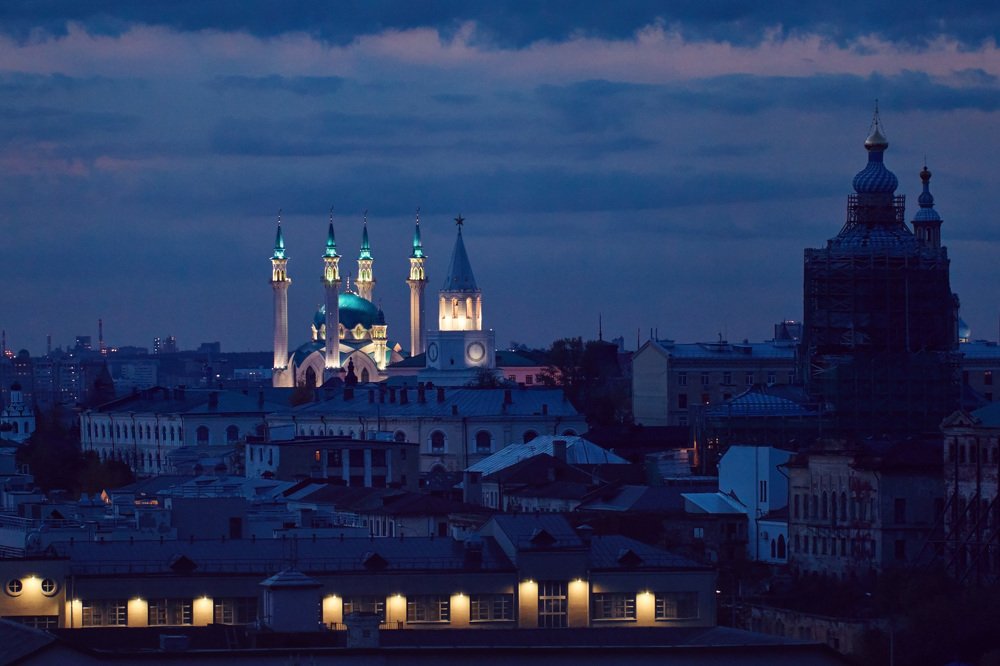 Казанская но-очь... Вид на Кул-Шариф с колокольни Богоявленского монастыря