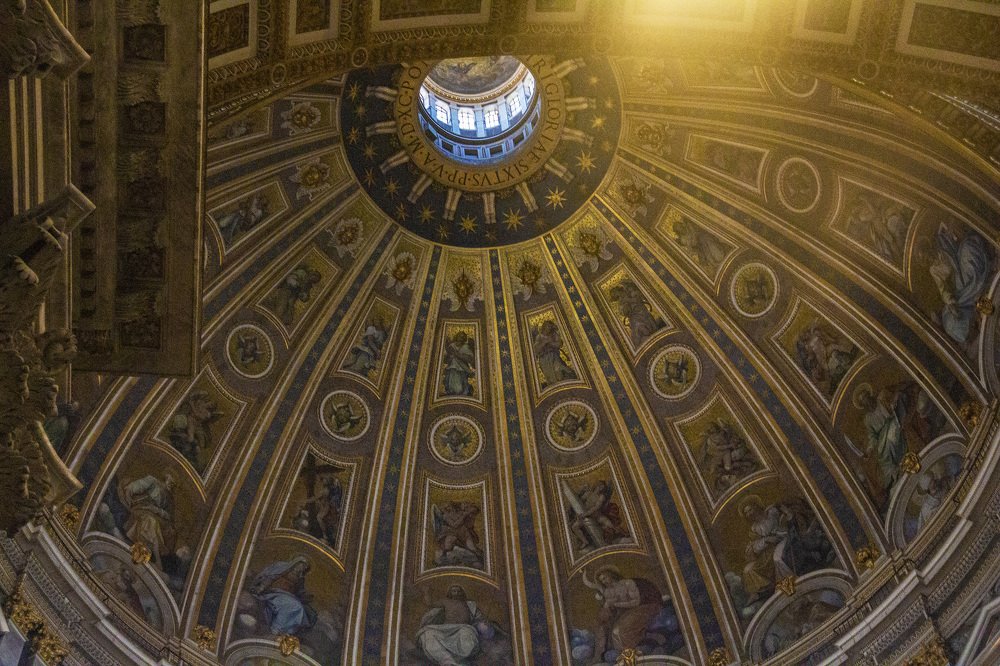 hermosa cúpula de Iglesia Romana