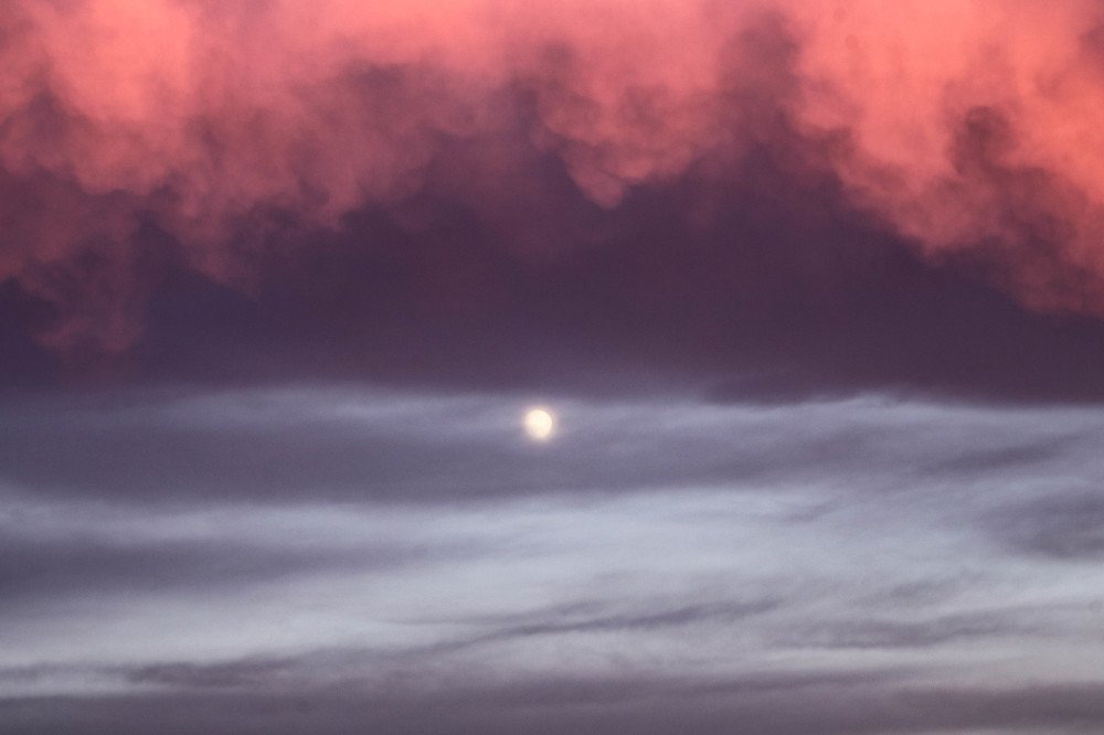 О ты, плывущий в мутной мгле. Ночного неба страж бессменный!