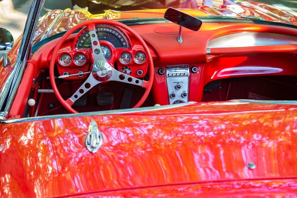 Красный Корвет