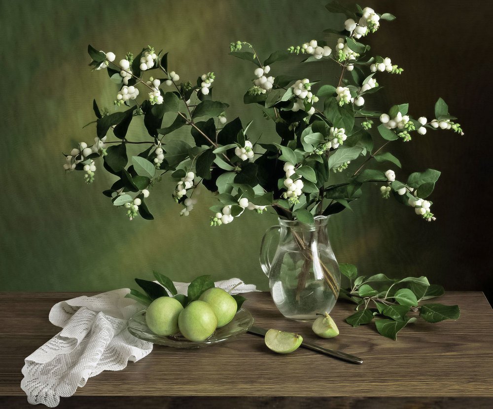 Снежноягодник