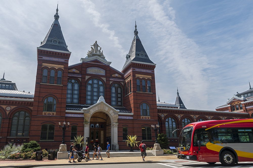 Red bus to the red museum