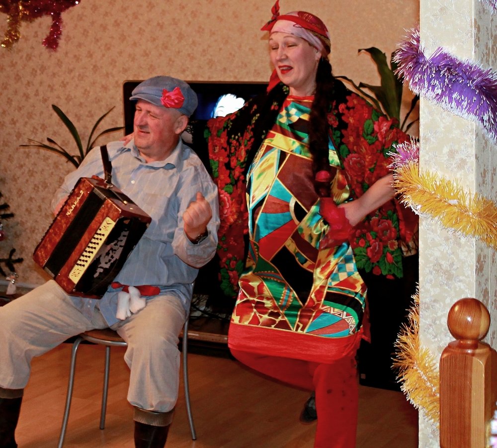 Едем, едем в соседнее село на дискотеку!