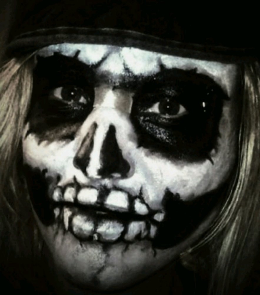 Dead to the portrait