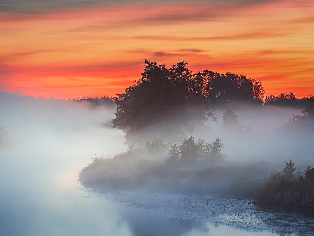 Sunrise on the river Gwda - 2