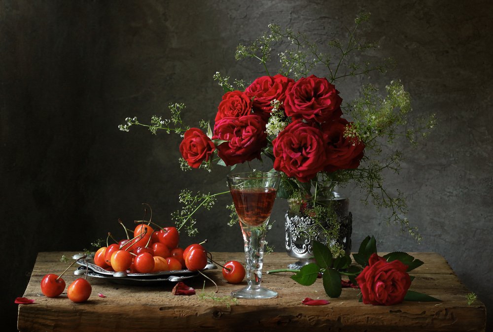 черешня и розы
