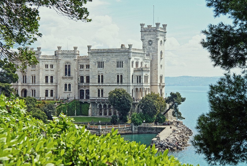 Замок Мирамаре