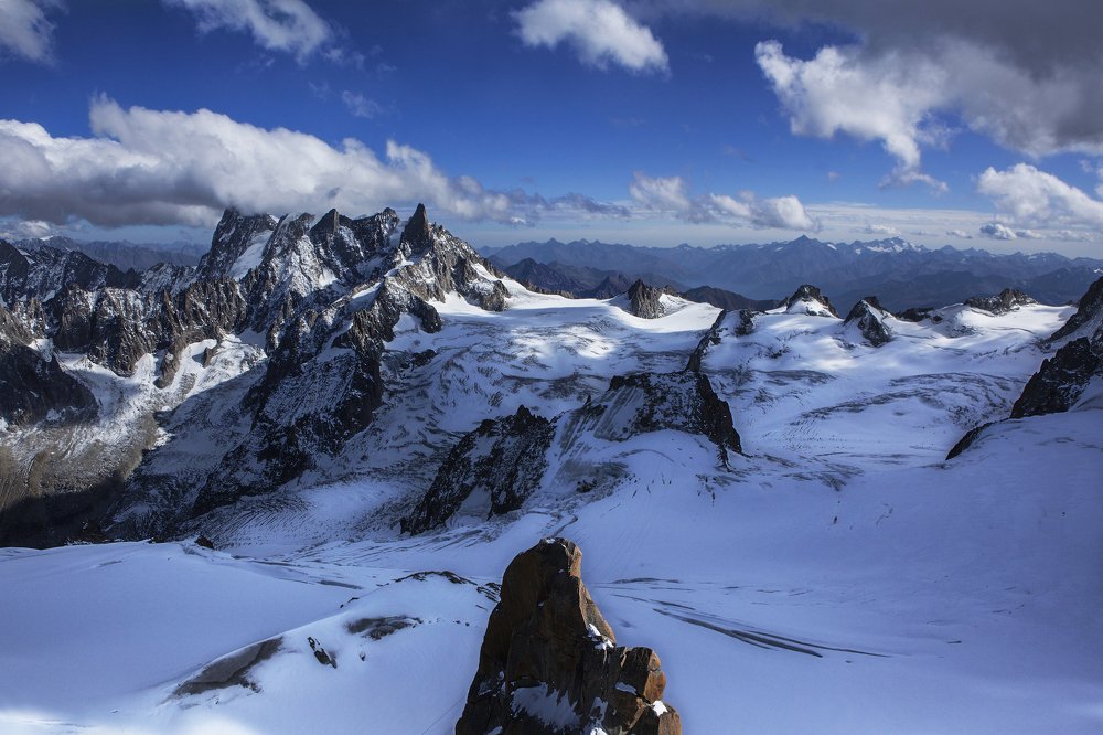 Вид на Grand Monte с Aiguille du Midi ( отметка 3842 m)