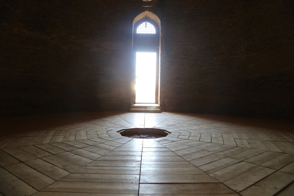 Photograph by Reza Nouri Qarahtekan