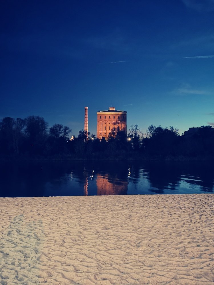 Photograph by Liliana Bogacinska