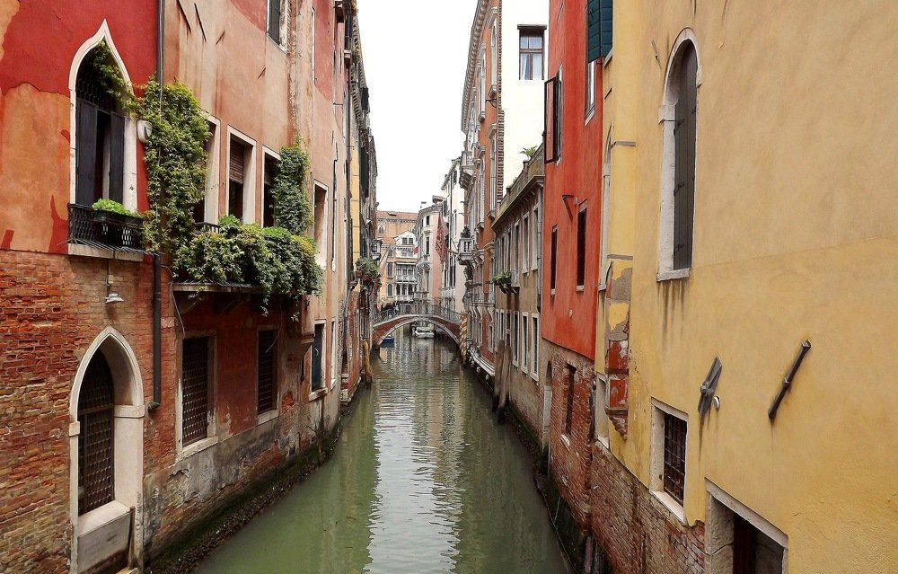 Узкий канал